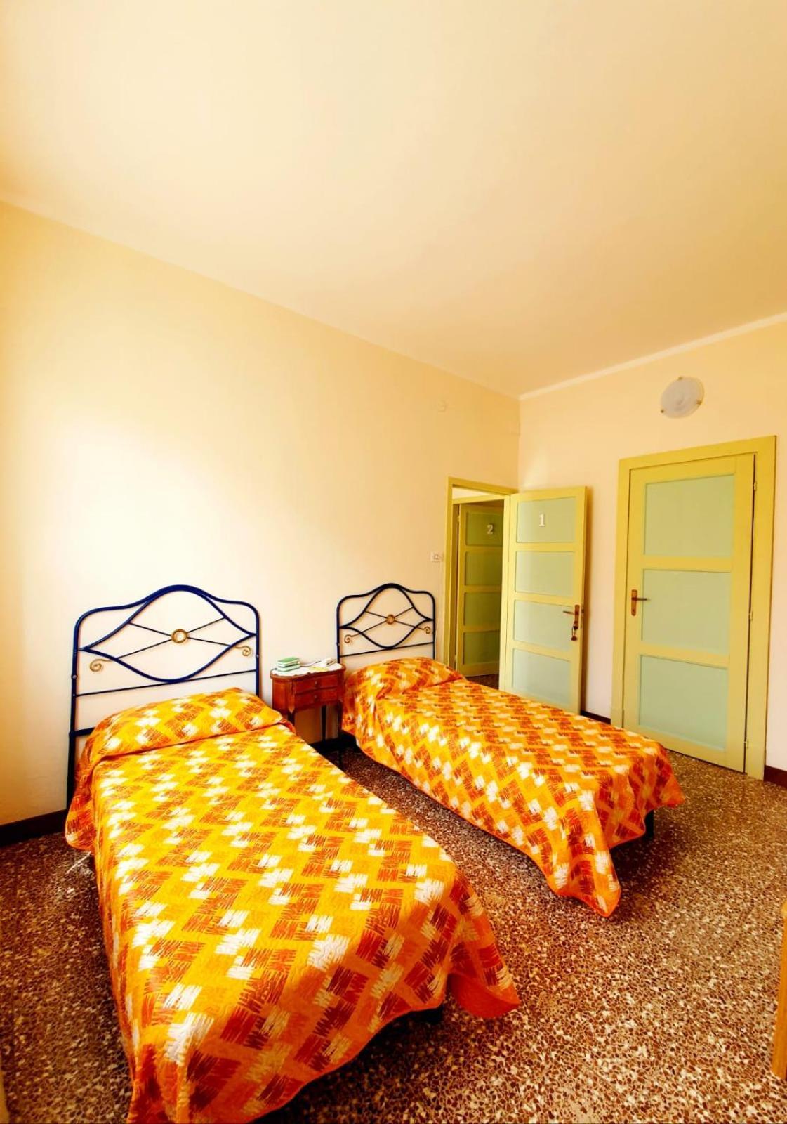 Il Girasole ...At Andorus' House Bed & Breakfast Erli Oda fotoğraf